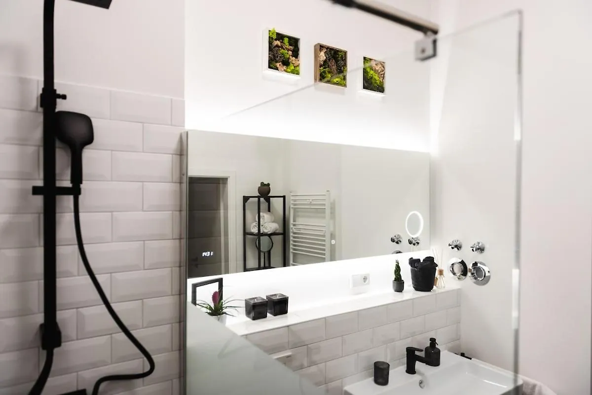 Design Apt Berlim 0*,